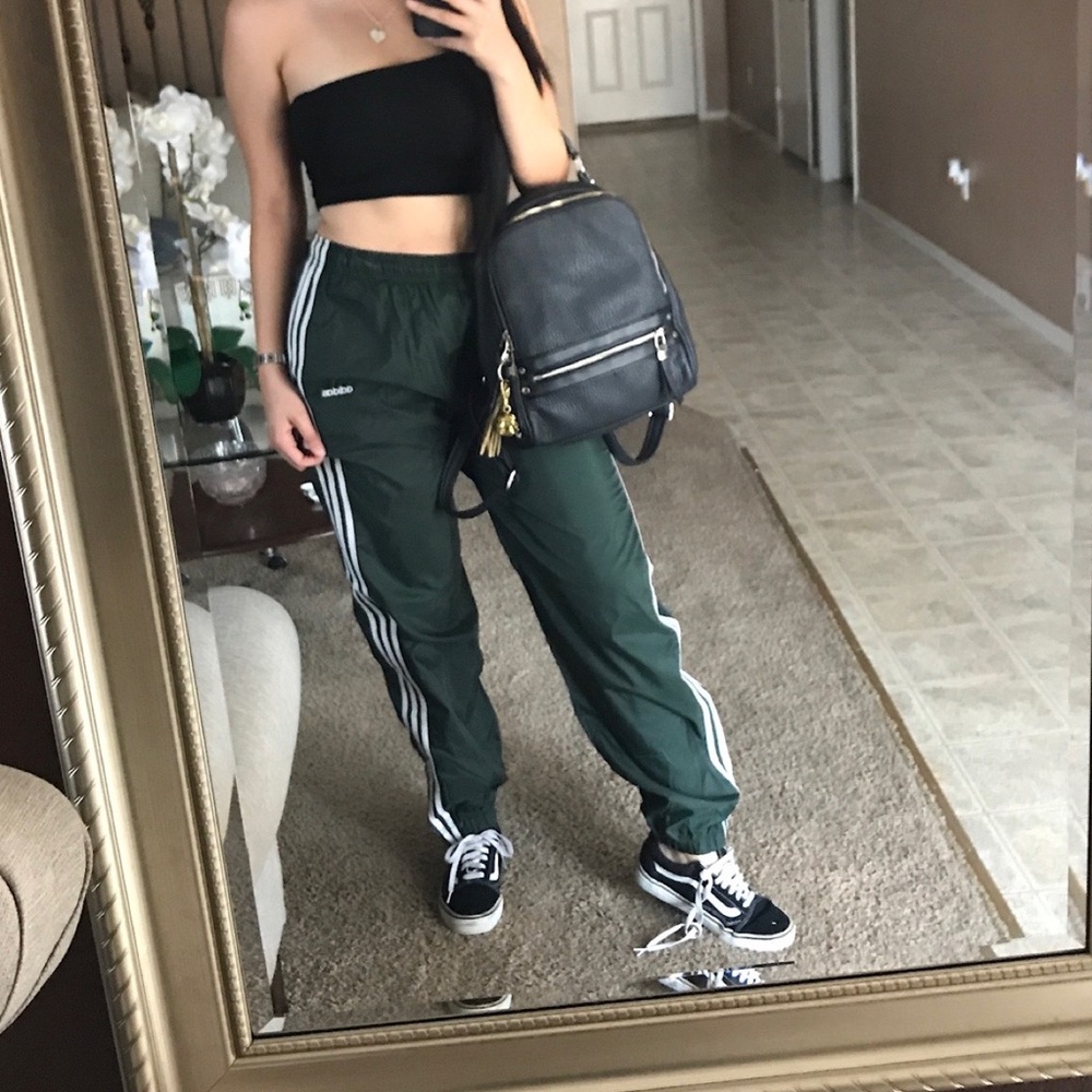 💕😍❤️MAKE AN OFFER! 90s VINTAGE ADIDAS GREEN TRACK PANTS😍💕 - Picture 2 of 9